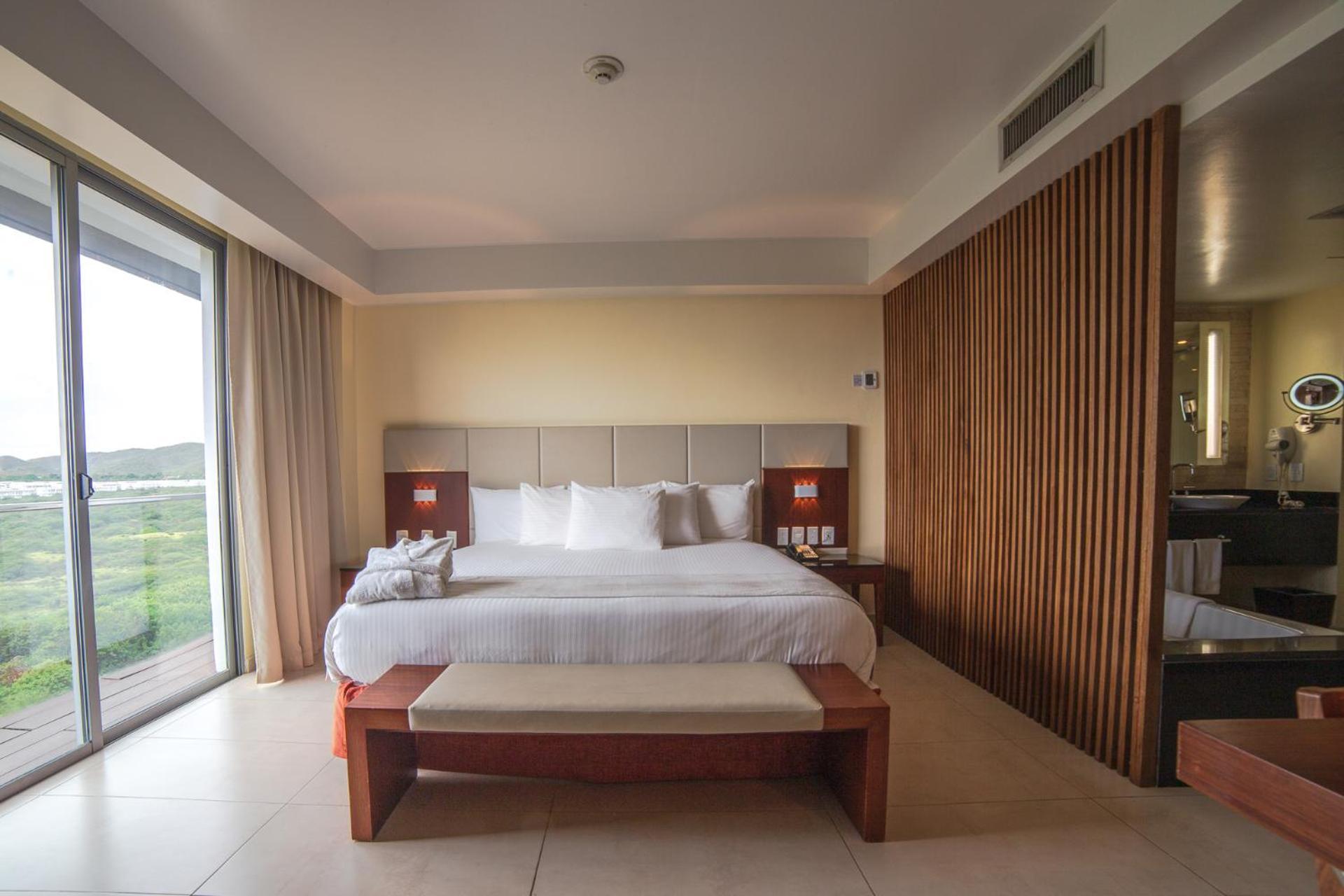 Sunsol Unik Luxury Hotel Porlamar Buitenkant foto