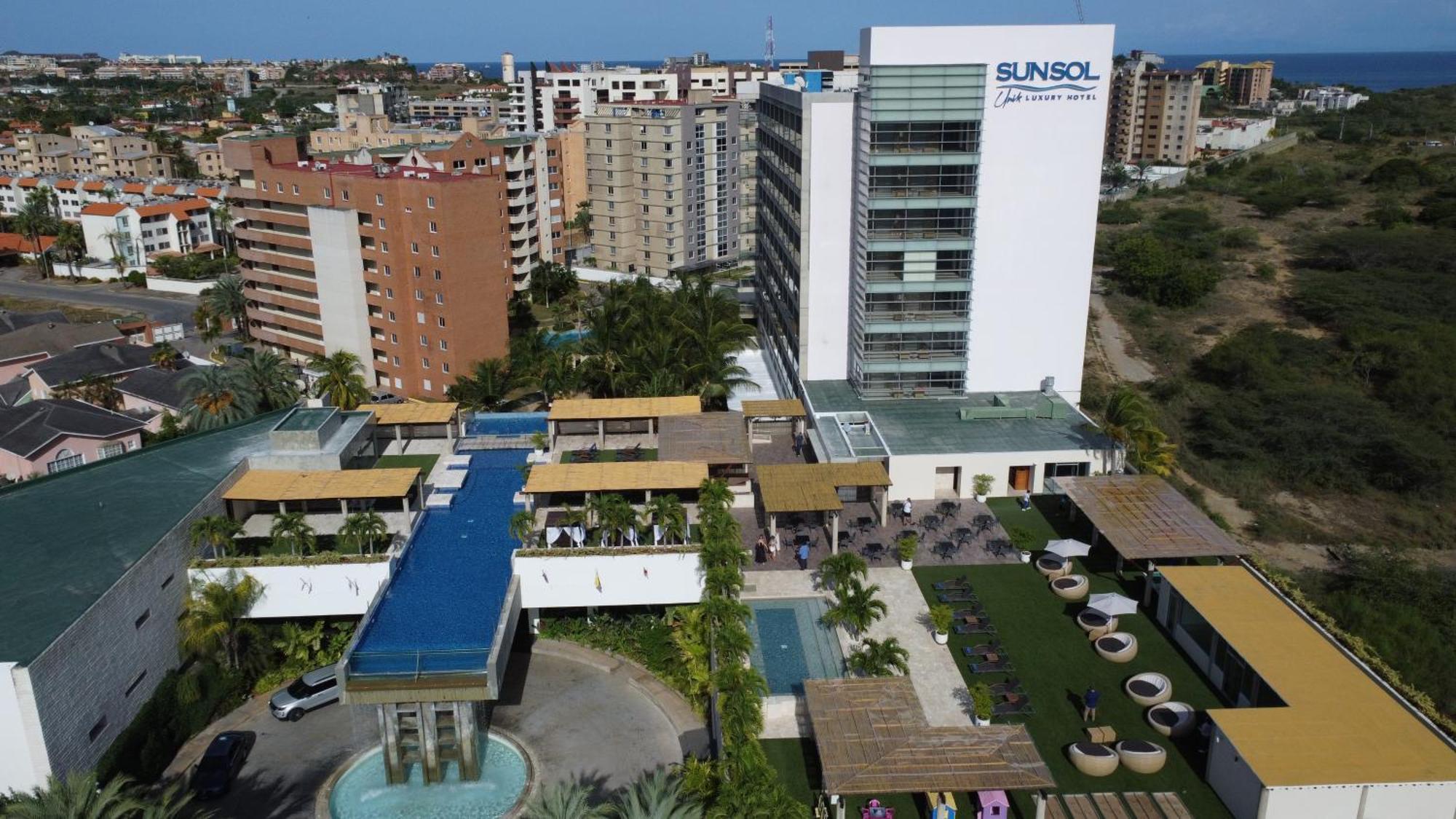 Sunsol Unik Luxury Hotel Porlamar Buitenkant foto
