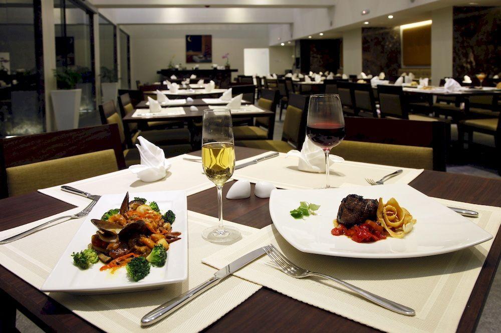 Sunsol Unik Luxury Hotel Porlamar Buitenkant foto