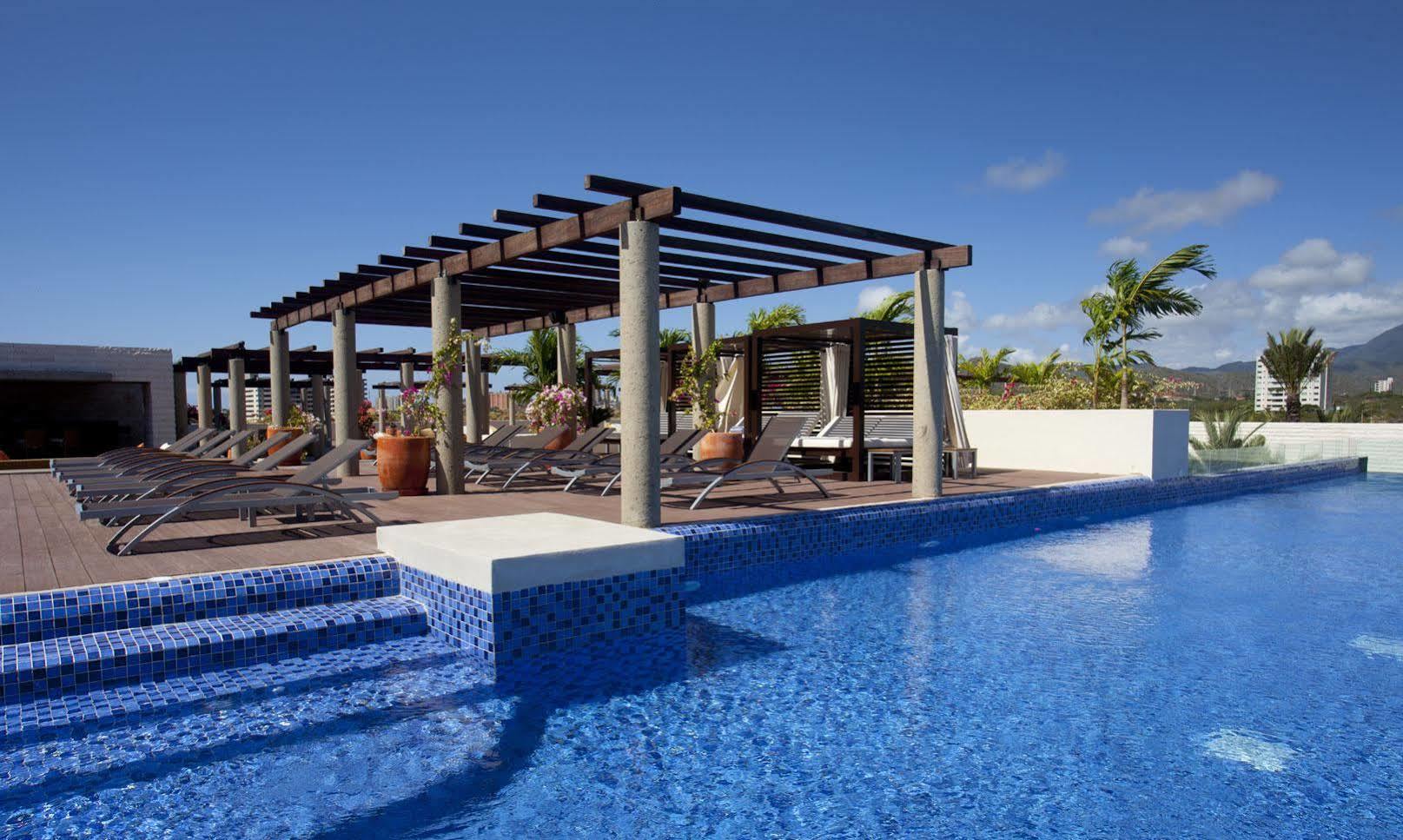 Sunsol Unik Luxury Hotel Porlamar Buitenkant foto